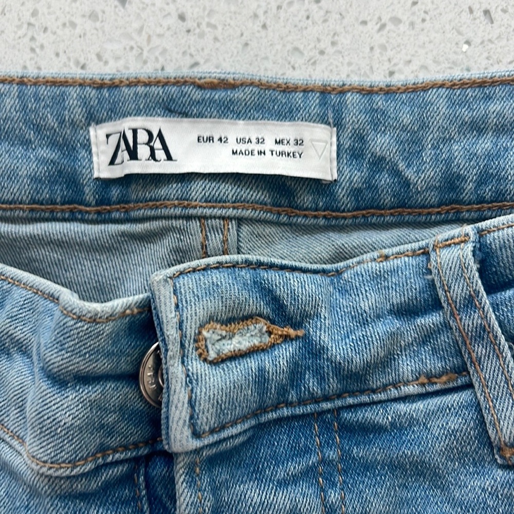 Zara Ripped Jeans - Picture 5 of 8